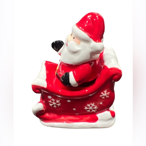 Christmas Collection Ceramic Santa Sleigh Salt Pepper Shakers - Picture 3 of 5
